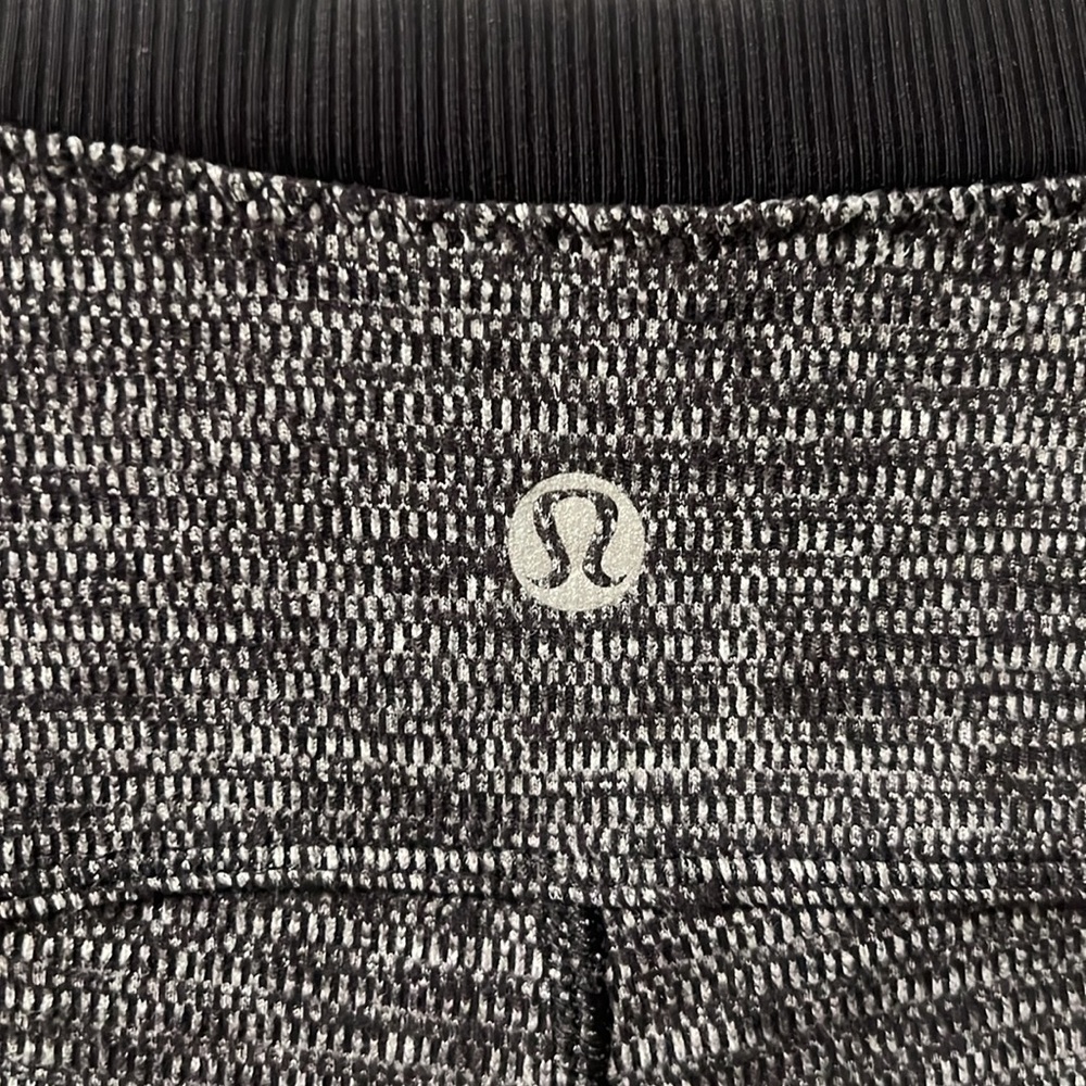 Lululemon Base Runner Long Sleeve- Heathered Black/ Black - Women’s Small - Picture 8 of 13